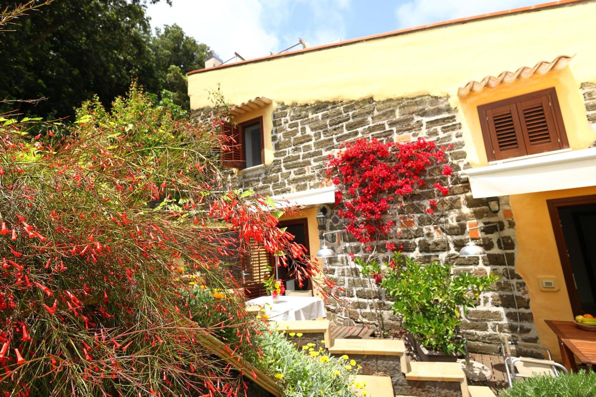 Hotel Baglio Antico Forno Isola di Ustica Exterior foto